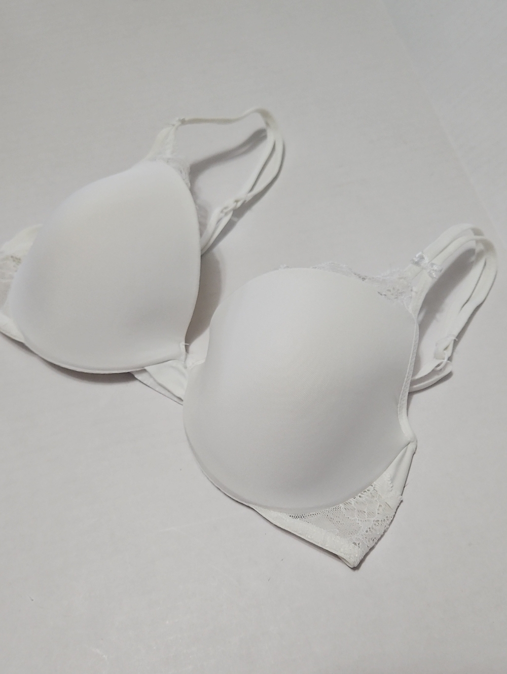 Olga White Lace-Trim Smooth Underwire T-Shirt Bra Size 34C